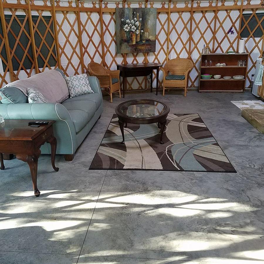 Yale Manor B&B & Yurt Glamping エクステリア 写真